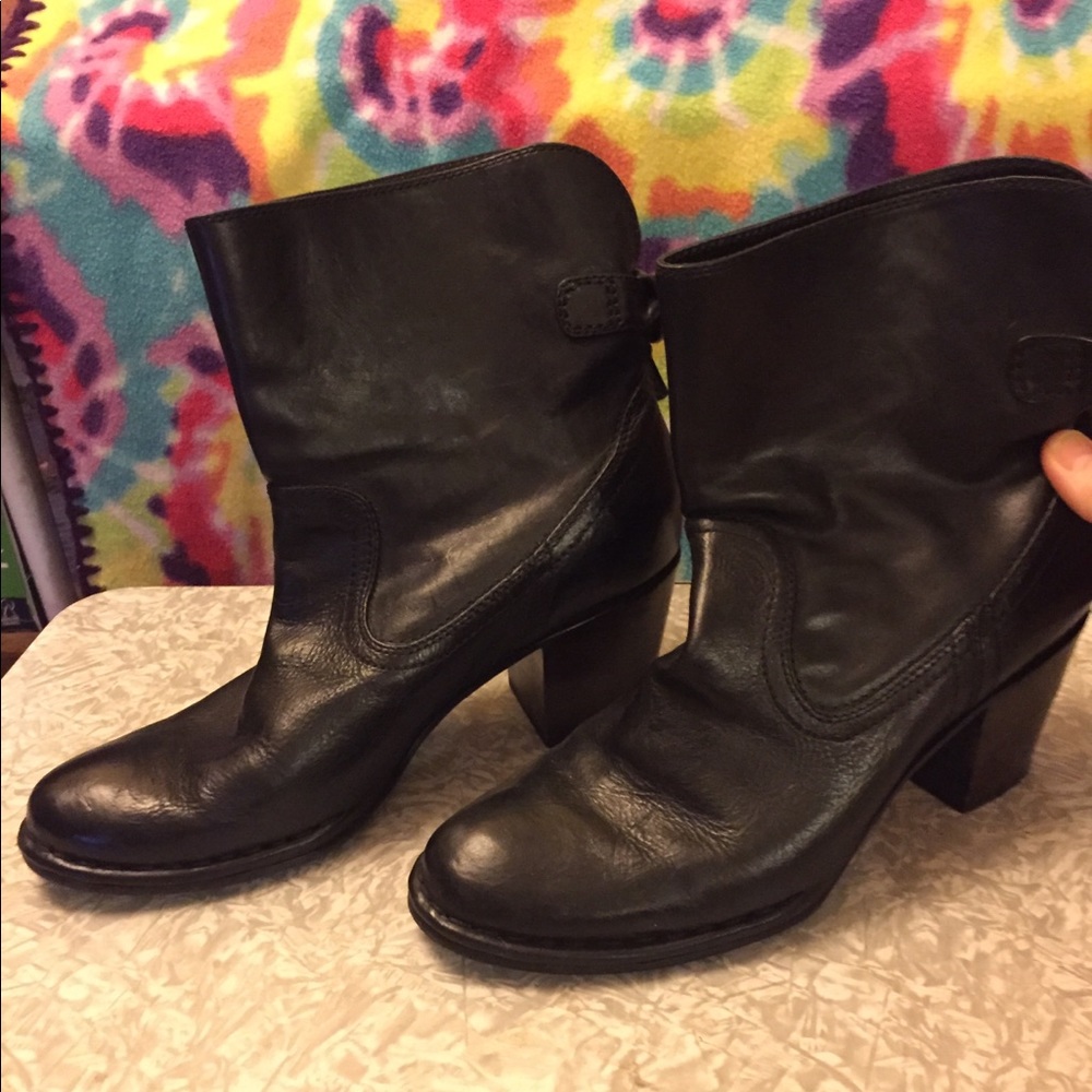 Frye Lucinda ankle boot 2” heels 8.5